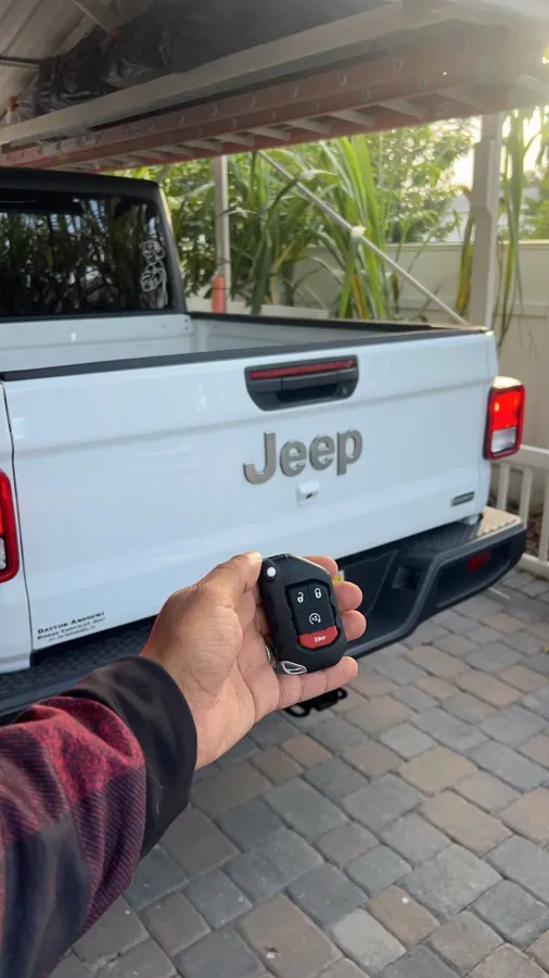 Jeep Gladiator key fob replacement and programming by 3 Locksmiths
